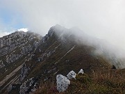 56 Nebbie dal versante seriano  salendo a Cima di Campelli (1889 m)